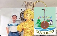 Họa sĩ Văn Tòng bên bức tượng 3D của cố NSƯT Vũ Linh